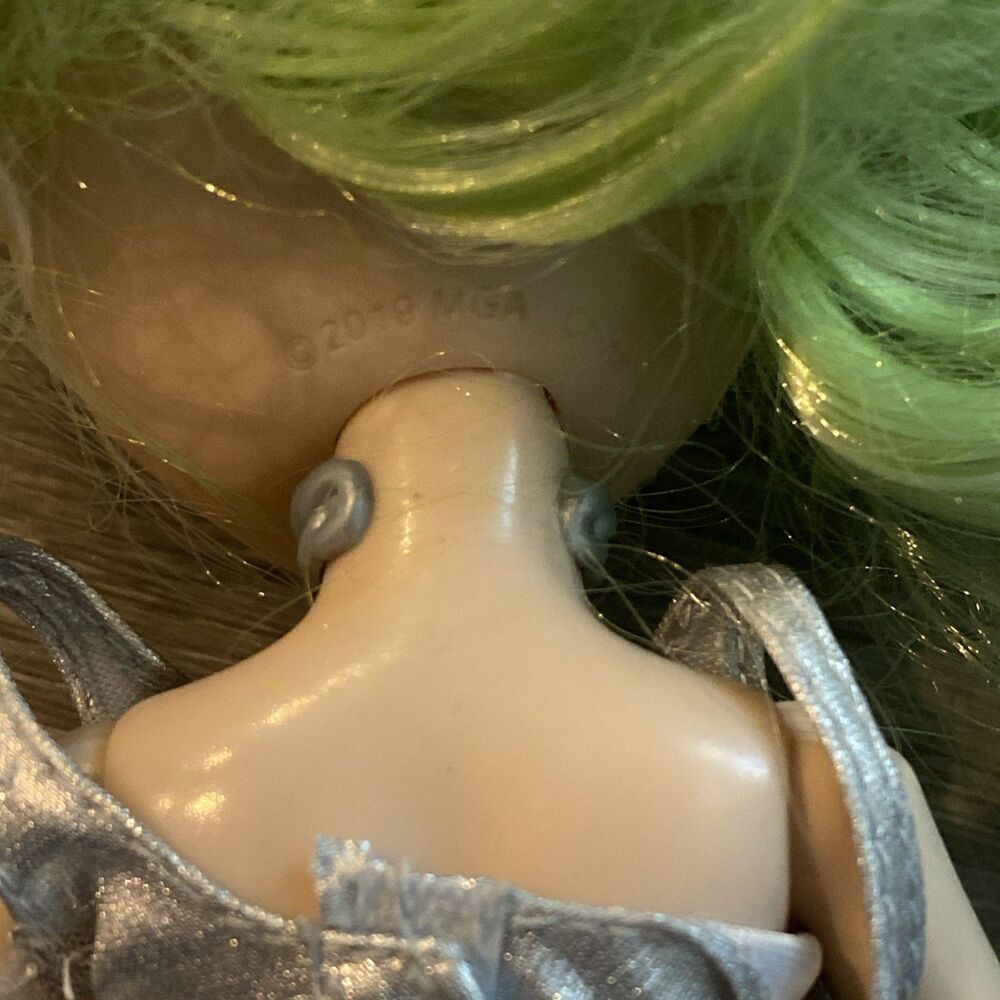 MGA Rainbow High Jade Hunter Series 1 Green Hair Doll - Picture 8 of 12